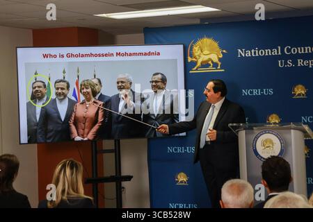 Washington, Stati Uniti. 7 agosto 2025. Primo piano di Alireza Jafarzadeh che parla all'NCRI-U.S. Conferenza stampa dell'Ufficio di rappresentanza, in cui ha chiesto la chiusura delle ambasciate iraniane, la designazione DI MOIS e dell'IRGC come entità terroristiche e il perseguimento di agenti del regime. Il Consiglio Nazionale di resistenza dell'Iran-USA L'Ufficio di rappresentanza ha tenuto una conferenza stampa che ha rivelato informazioni dettagliate sulla struttura di comando terroristico all'estero del regime iraniano. Credito: SOPA Images Limited/Alamy Live News Foto Stock