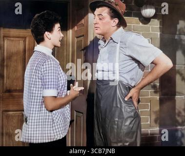 8 maggio 2021, Stati Uniti: Jean Simmons, Robert Mitchum, sul set del film, ''She Could't Say No'', RKO radio Pictures, 1954 (Credit Image: © JT Vintage/Glasshouse via ZUMA Press Wire) Foto Stock