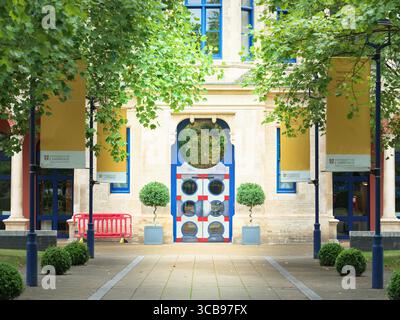 Ingresso alla Cambridge Judge Business School e al Simon Sainsbury Centre, sito dell'Old Addenbrooke, Università di Cambridge, Inghilterra. Foto Stock