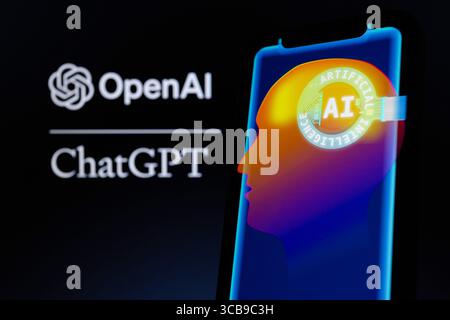 16 maggio 2023, Asuncion, Paraguay: Logo OpenAI e il nome ''ChatGPT'' visualizzato dietro la rappresentazione visiva del cervello umano, il termine ''ai'' e le parole ''intelligenza artificiale'' visualizzate su uno smartphone. (Immagine di credito: © Andre M. Chang/ZUMA Press Wire) Foto Stock
