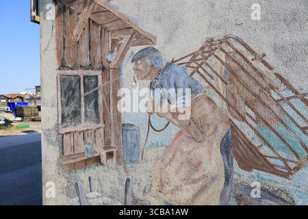 Capanna per la vendita di ostriche e ostriche nel porto di Larros a Gujan-Mestras nella baia di Arcachon, in Francia. Foto Stock