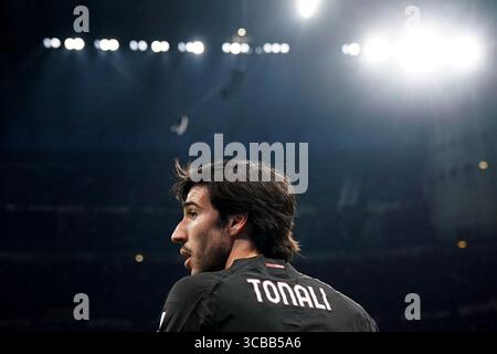 Milano, Italia. 16 maggio 2023. Foto Spada/LaPresse 16 maggio 2023 - Milano, Italia - sport, calcio - FC Internazionale vs AC Milan - semifinale Champions League ritorno- Stadio Giuseppe Meazza San Siro. Nella foto : Sandro Tonali (AC Milan) 16 maggio 2023 Milano, Italia - sport, calcio - FC Internazionale vs AC Milan - semifinale di Champions League seconda tappa - Stadio San Siro. Nella foto : Sandro Tonali (AC Milan) credito: LaPresse/Alamy Live News Foto Stock