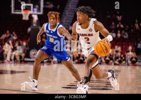 2 novembre 2022: La guardia dei South Carolina Gamecocks Chico Carter Jr. (2) guida verso il cestino contro i Mars Hill Lions durante la seconda metà della partita di pallacanestro NCAA alla Colonial Life Arena di Columbia, SC. (Scott Kinser/Cal Sport Media) (immagine di credito: © Scott Kinser/CSM tramite ZUMA Press Wire) Foto Stock