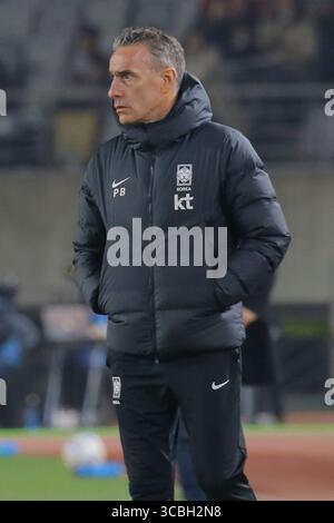 11 novembre 2022, HWASUNG, GYEONGGI, COREA DEL SUD: 11 novembre 2022-Hwaseong, Corea del Sud-Paulo Bento della Corea del Sud Head Coach azione durante l'amichevole internazionale presentata da Hana Bank Corea del Sud V islanda all'Hwaseong Sports Complex di Hwaseong, Corea del Sud. (Immagine di credito: © Ryu Seung-il/ZUMA Press Wire) Foto Stock