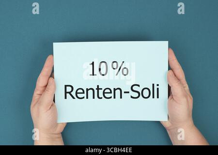 Renten soli, supplemento solidarietà in tedesco, povertà in vecchiaia, tassa sulla pensione per la generazione boomer, proposta di riforma in Germania Foto Stock