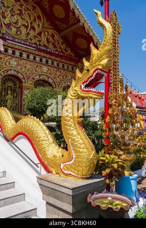 Il Wat Jed Yod è un tempio particolarmente rilassante e tranquillo grazie non solo al suo design sereno e ai suoi dintorni, ma anche a causa della mancanza di extensiv Foto Stock