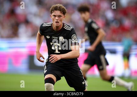 MONACO DI BAVIERA, GERMANIA - AGOSTO 07: Paul Wanner del Bayern Muenchen in azione durante l'amichevole pre-stagione nell'ambito della Telekom Cup tra il Bayern München e il Tottenham Hotspur all'Allianz Arena il 7 agosto 2025 a Monaco di Baviera, Germania. © diebilderwelt / Alamy Stock Foto Stock