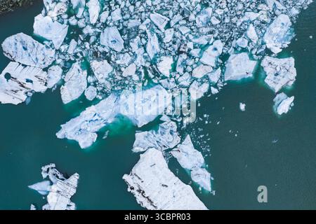 Veduta aerea della Laguna glaciale con Iceberg in Islanda Foto Stock