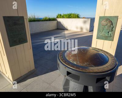 Captain Cook Memorial and Lighthouse il monumento e faro costruito nel 1970 commemora il 200° anniversario dell'esplorazione del capitano James Cook Foto Stock