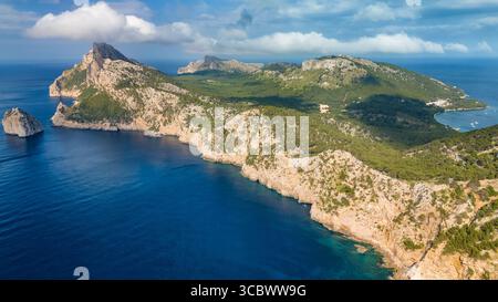 Vista aerea del punto panoramico del Mirador de El Colomer sull'isola di Maiorca, Spagna Foto Stock