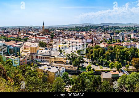 Vista panoramica aerea della città di Cluj Napoca in Transilvania, Romania. Panorama di Cluj Foto Stock