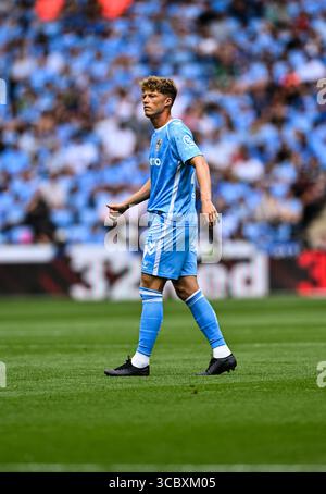 9 agosto 2025; Coventry Building Society Arena, Coventry, Inghilterra; EFL Championship, Coventry City contro Hull City; Victor Torp di Coventry City Foto Stock