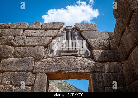Porta dei leoni, l'ingresso principale della cittadella di Micene. Sito archeologico di Micene nel Peloponneso in Grecia. Foto Stock