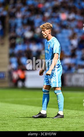 9 agosto 2025; Coventry Building Society Arena, Coventry, Inghilterra; EFL Championship, Coventry City contro Hull City; Victor Torp di Coventry City Foto Stock