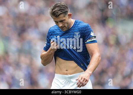 Liverpool, Regno Unito. 09 agosto 2025. James Tarkowski dell'Everton durante l'amichevole pre-stagione Everton vs A.S. Roma all'Hill Dickinson Stadium, Liverpool, Regno Unito, 9 agosto 2025 (foto di Mark Cosgrove/News Images) a Liverpool, Regno Unito il 9/8/9/2025. (Foto di Mark Cosgrove/News Images/Sipa USA) credito: SIPA USA/Alamy Live News Foto Stock