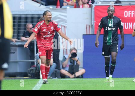 09.08.2025, Merkur Spiel-Arena, Duesseldorf, GER, 2. FBL. Fortuna Duesseldorf vs. Hannover 96, im Bild: Kenneth Schmidt (Duesseldorf #4), aergert sich das er keinen Freistoss bekommt foto © nordphoto GmbH/Meuter DFL vietano qualsiasi uso di fotografie come sequenze di immagini e/o quasi-video. Foto Stock