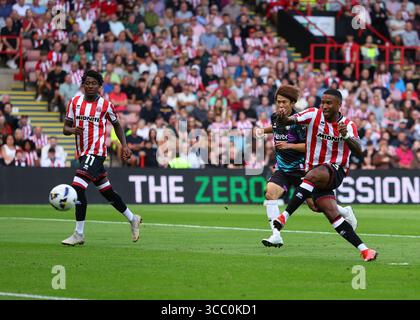 Sheffield, Regno Unito. 9 agosto 2025. Tyrese Campbell dello Sheffield United segna il pareggio (1-1) durante il match tra Sheffield United e Bristol City Sky Bet Championship a Bramall Lane, Sheffield. Il credito per immagini dovrebbe essere: Simon Bellis/Sportimage Credit: Sportimage Ltd/Alamy Live News Foto Stock