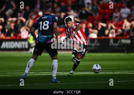 Sheffield, Regno Unito. 9 agosto 2025. Gustavo Hamer dello Sheffield United passa la palla durante il match tra Sheffield United e Bristol City Sky Bet Championship a Bramall Lane, Sheffield. Il credito per immagini dovrebbe essere: Craig Thomas/Sportimage Credit: Sportimage Ltd/Alamy Live News Foto Stock