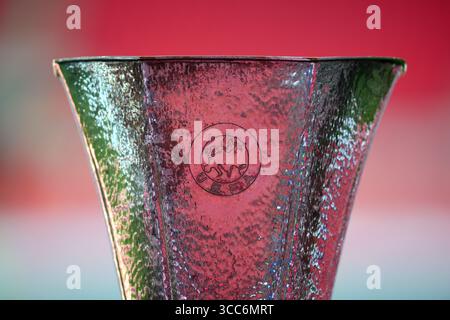 Primo piano del trofeo UEFA Europa League in mostra prima della partita fa Community Shield allo stadio di Wembley, Londra. Data foto: Domenica 10 agosto 2025. Foto Stock