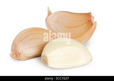 spicchi d'aglio isolati su sfondo bianco primo piano Foto Stock