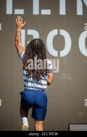 Newquay, Cornovaglia, Regno Unito. 10 agosto 2025. Polemica e impegno Bob Vylan al duo Punk rap Boardmasters 2025 Bob Vylan si esibisce al Boardmasters Festival di Newquay domenica 10 agosto, nonostante le intense reazioni pubbliche e le polemiche politiche che circondano la loro recente apparizione a Glastonbury. Crediti: Cornwall News Images/Alamy Live News Foto Stock