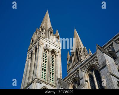CATTEDRALE DI TRURO BEATA VERGINE MARIA CHIESA D'INGHILTERRA TRE GUGLIE CITTÀ DI TRURO ST MARYS STREET CORNOVAGLIA Foto Stock