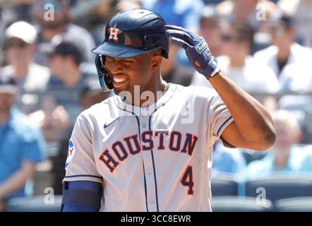 Bronx, Stati Uniti. 10 agosto 2025. Gli Houston Astros Jesus Sanchez sono al piatto nel terzo inning contro i New York Yankees allo Yankee Stadium domenica 10 agosto 2025 a New York City. Foto di John Angelillo/UPI credito: UPI/Alamy Live News Foto Stock