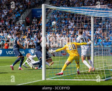 Sport, calcio, seconda lega tedesca, 2025/2026, VfL Bochum vs. SV 07 Elversberg 2-0, 10.08.2025, Vonovia Ruhr Stadium, scena della partita, area di rigore, F.l.t.r. Moritz Broschinski (VfL), Lukas Finn Pinckert (SVE), Ibrahima Sissoko (VfL), Mats Pannewig (ValfL), QUALSIASI VIDEO DI Maximilias), IMMAGINI DI SVE (Vkeeper SVE), IMMAGINI DI Maximilian (VFL), VIDEO DI SVE-Smilias Foto Stock