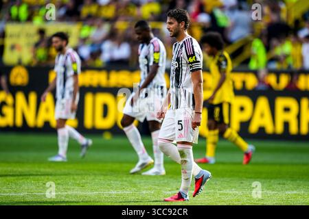 DORTMUND, GERMANIA - 10 AGOSTO: Manuel Locatelli della Juventus guarda durante l'amichevole pre-stagione tra Borussia Dortmund e Juventus FC al Signal Iduna Park il 10 agosto 2025 a Dortmund, Germania. (Foto di Rene Nijhuis) credito: René Nijhuis/Alamy Live News Foto Stock