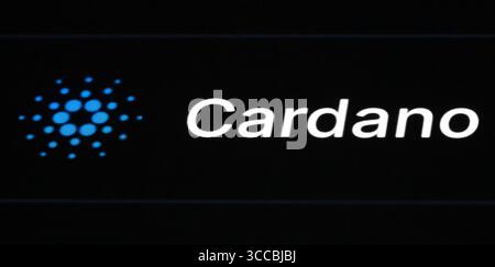 Die Kryptowährung Cardano ist in der Kryptotradingplattform Koingecko auf dem display eines iPhone zu sehen. Rottweil Baden-Württemberg Deutschland *** la criptovaluta Cardano può essere vista sul display di un iPhone nella piattaforma di trading cripto Koingecko Rottweil Baden Württemberg Germania Foto Stock