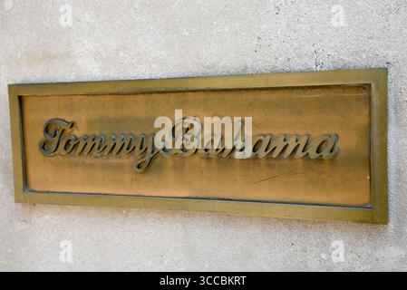 New York, Stati Uniti. 10 agosto 2025. La segnaletica del marchio Tommy Bahama viene esposta a New York, New York, 10 agosto 2025. (Foto di Efren Landaos/Sipa USA) credito: SIPA USA/Alamy Live News Foto Stock