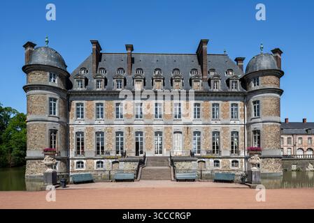 Château de Belœil in estate, castello barocco di fossati a Beloeil e residenza dei principi di Ligne, provincia di Hainaut, Vallonia, Belgio Foto Stock