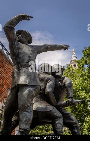 Monumento ai vigili del fuoco, St Pauls, Londra, Inghilterra, Regno Unito Foto Stock