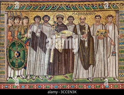 Giustiniano I. Ritratto dell'imperatore bizantino, Giustiniano il grande (Flavio Petrus Sabbatius Iustinianus, 482-565), mosaico tessera in vetro e pietra, inizio del XX secolo (da un originale datato vi secolo) Foto Stock