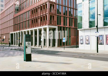 Nuovi edifici lungo Handyside Street, King's Cross, Londra Regno Unito Foto Stock