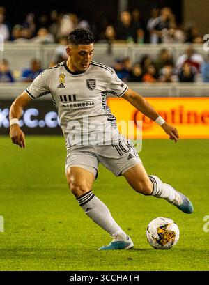 16 settembre 2023 San Jose, CA USA l'attaccante di San Jose Cristian Espinoza (10) cala la palla durante la partita della MLS tra il Real Salt Lake e i San Jose Earthquakes. San Jose ha battuto Salt Lake 2-1 al PayPal Park San Jose California. Thurman James / CSM (immagine di credito: © Thurman James/CSM via ZUMA Press Wire) Foto Stock