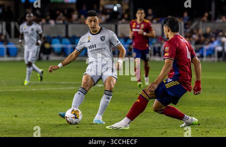 16 settembre 2023 San Jose, CA USA l'attaccante di San Jose Cristian Espinoza (10) cala la palla durante la partita della MLS tra il Real Salt Lake e i San Jose Earthquakes. San Jose ha battuto Salt Lake 2-1 al PayPal Park San Jose California. Thurman James / CSM (immagine di credito: © Thurman James/CSM via ZUMA Press Wire) Foto Stock