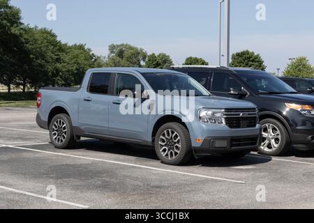 Kokomo - 10 agosto 2025: Esposizione Ford Maverick usata. Per quanto riguarda i prezzi, Ford sta acquistando e vendendo veicoli usati per soddisfare la domanda. IL MIO: 2025 Foto Stock