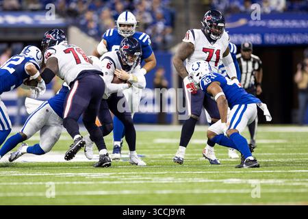 8 gennaio 2023: Il quarterback degli Houston Texans Jeff Driskel (6) corre con la palla durante la gara NFL contro gli Indianapolis Colts a Indianapolis, Indiana. John Mersits/CSM. (Immagine di credito: © John Mersits/CSM tramite ZUMA Press Wire) Foto Stock