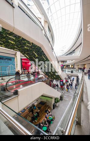 Interno del centro commerciale St James Quarter, Edimburgo, Scozia, Regno Unito Foto Stock