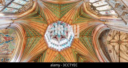 Cupola centrale e ottagono nella cattedrale cristiana di Ely, Inghilterra. Foto Stock