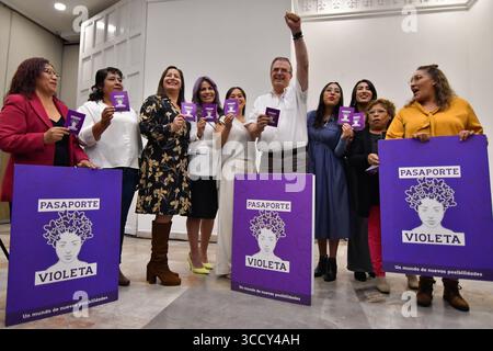 9 agosto 2023 Toluca , Messico : Marcelo Ebrard CasaubÃ³n, Marcelo Ebrard, ex Segretario degli affari Esteri del Messico, durante una conferenza stampa in cui ha parlato della possibile attuazione del passaporto Violet nella prossima amministrazione della presidenza messicana. Il 9 agosto 2023 a Toluca, MÃ©xico. (Immagine di credito: © Arturo Hernandez/eyepix via ZUMA Press Wire) Foto Stock