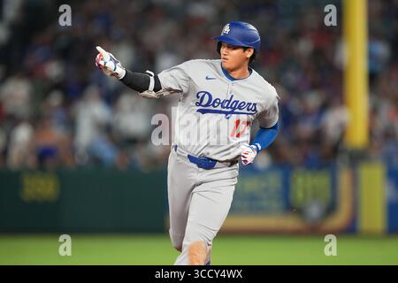 Anaheim, California, Stati Uniti. 11 agosto 2025. Shohei Ohtani, (Dodgers), 11 agosto 2025 - Baseball: Shohei Ohtani ha battuto un fuoricampo. (42) partita di stagione regolare MLB tra Los Angeles Angels e Los Angeles Dodgers all'Angel Stadium di Anaheim, California, USA. Crediti: Creative 2/AFLO/Alamy Live News Foto Stock