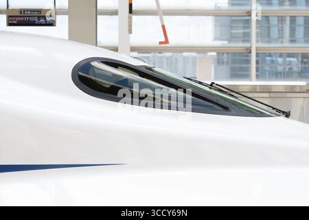 Un taxi del conducente di un treno proiettile su un Tokaido shinkansen. Foto Stock