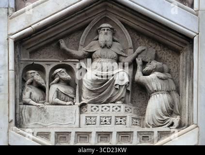Re Phoroneus come personificazione dell inizio della legge per rendere della bottega di Andrea Pisano, Rilievo su Giotto il Campanile della Cattedrale di S Foto Stock