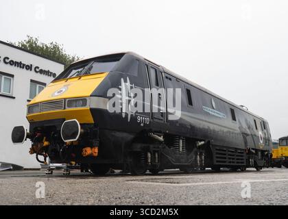 Derby Litchurch Lane Works, Litchurch Lane, Derby, Inghilterra, 3 agosto 2025. Una visione generale di una British Rail Class 91 durante l’Alstom presenta «The Greatest Gathering». (Immagine di credito: ©Cody Froggatt/Alamy Live News) Foto Stock