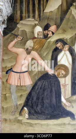 Il Martirio di San Pietro, affresco di Andrea di Bonaiuto, Cappella Spagnola in Santa Maria Novella principale chiesa domenicana di Firenze, Italia Foto Stock