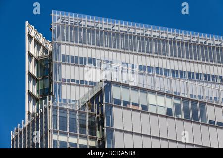 Esterno di un moderno edificio per uffici intorno al London Bridge a Londra, Regno Unito Foto Stock