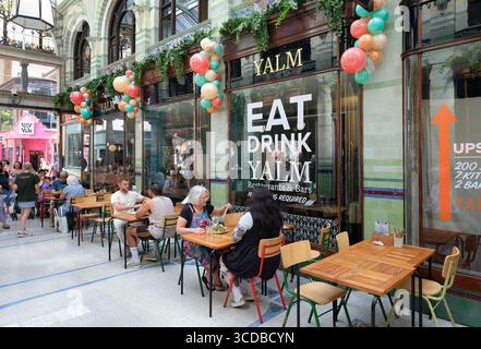 ristorante yalm street food, sala giochi reale, norwich, norfolk, inghilterra Foto Stock
