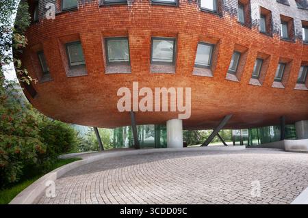 Svizzera, St. Moritz, Chesa futura, Future House di Norman Foster Architect data 2004 Foto Stock
